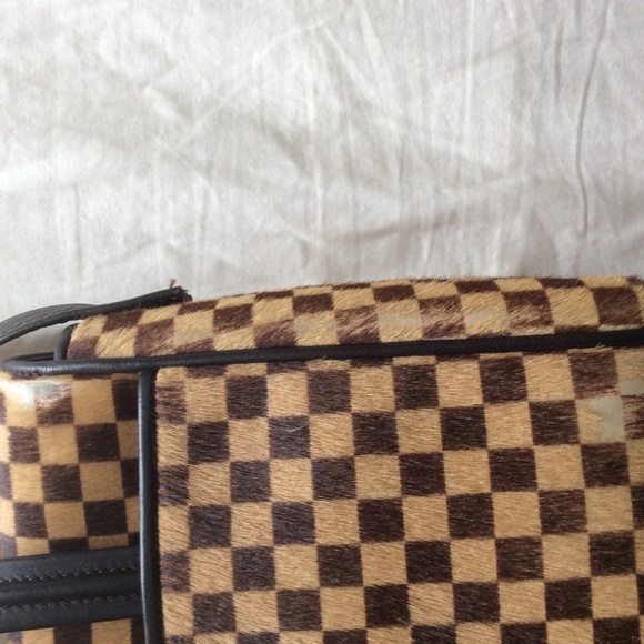 Louis Vuitton Purse - Picture 6 of 16